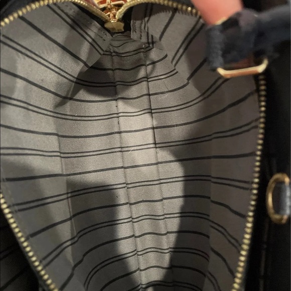 Louis Vuitton Montaigne BB Crossbody Handbag - Picture 12 of 13